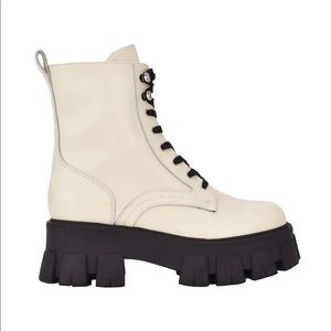 MARC FISHER Happy lace up lugsole bootie